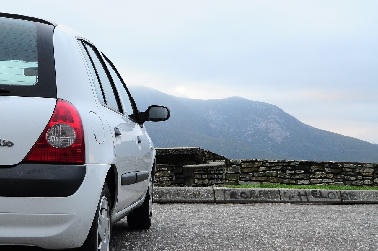 Guide d’achat : choisir sa première voiture