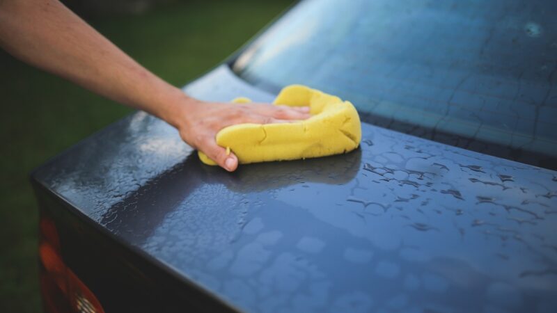 Gardez votre voiture propre avec ces astuces faciles