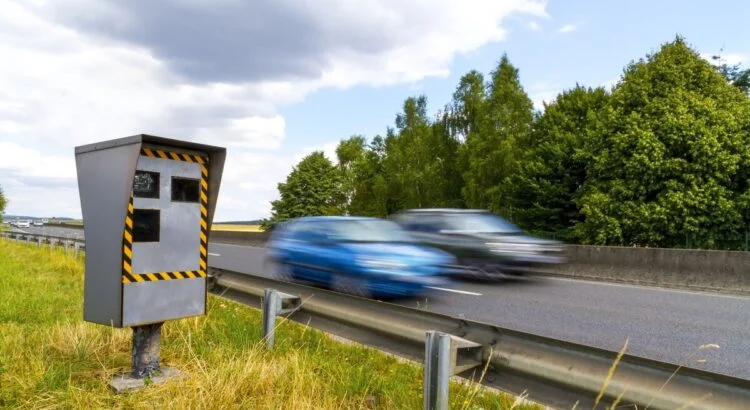 Ce conducteur au RSA arrêté pour excès de vitesse dans une Porsche !