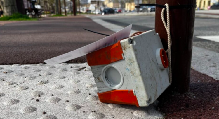 Que signifient ces boîtiers blanc et orange installés dans nos rues ?