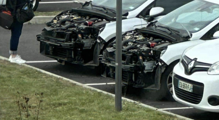 Un phénomène inquiétant s’accentue en France : des Renault Clio désossées en pleine rue !