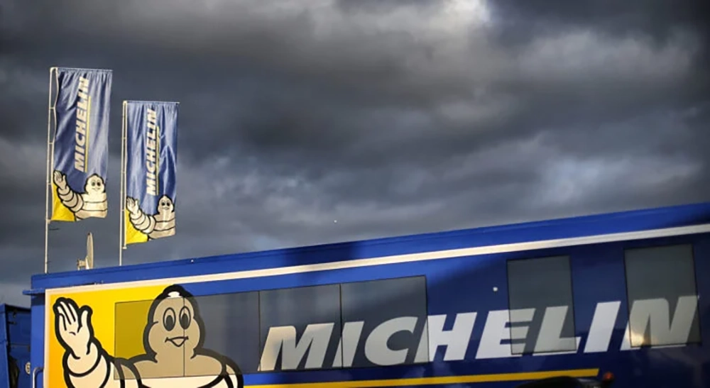 Comment Michelin, fleuron de l’industrie française, en est arrivé à fermer autant d’usines ?