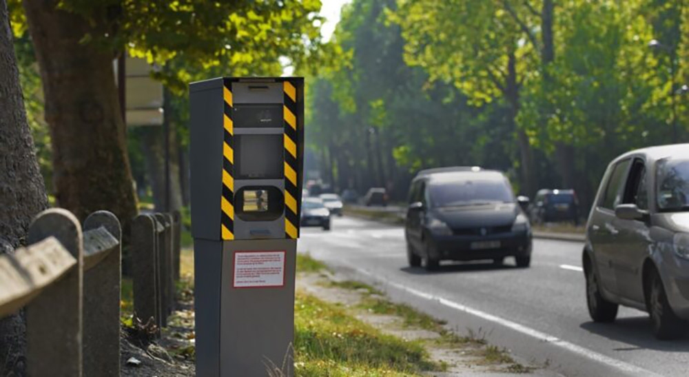 Radars : à partir de quelle vitesse commencent-ils à flasher ?